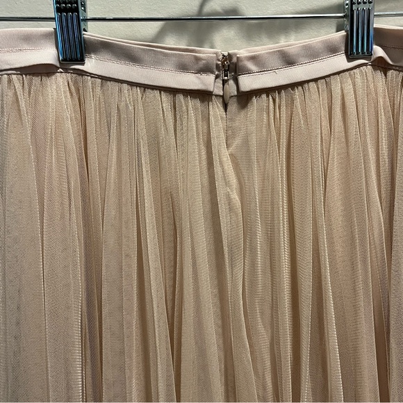 NWOT Needle & Thread Light Pink Tulle Layered Pleated Maxi Skirt, 2 - Picture 5 of 6
